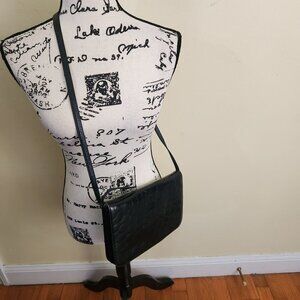 Sondra Roberts Vintage Black Classic Croc Embossed Leather Crossbody Bag